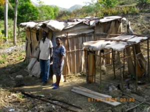 Avril 2010 : Altimé Samuel et sa femme, déplacés de Port au Prince Avril 2010 : Altimé Samuel et sa femme, déplacés de Port au Prince